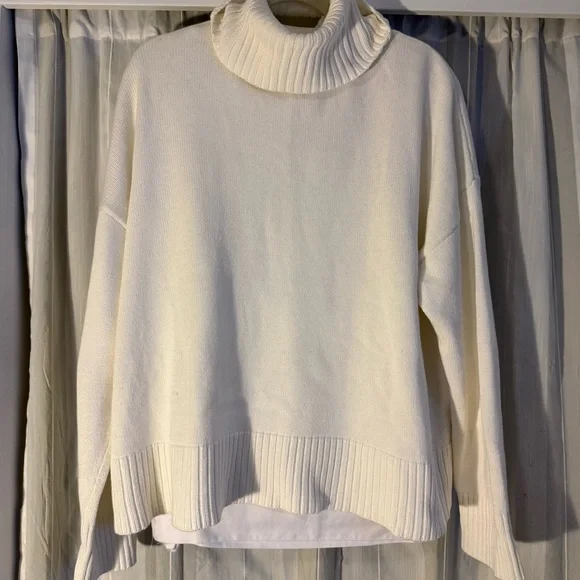 GAP Cream Turtleneck Sweater Women’s Size XL Ribbed Knit Drop Shoulder Cozy - Picture 2 of 11